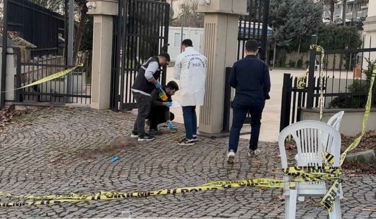 Kağıthane’de ağabey, annesinin cenazesinde kardeşini silahla vurarak öldürdü
