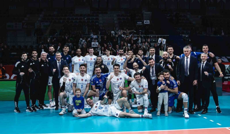 Efeler Ligi: Halkbank: 3 - Altekma: 0