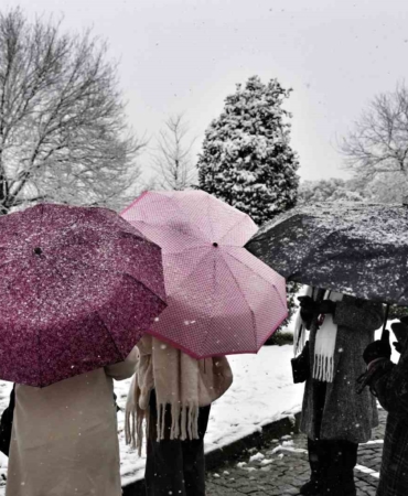 Çamlıca’da etkili olan kar yağışı havadan görüntülendi