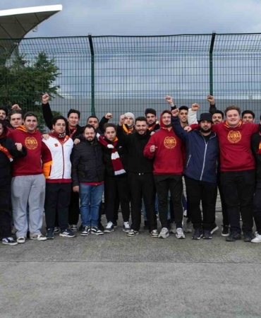Galatasaraylı taraftarlar Süper Kupa finali için stada geldi