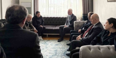 İstanbul Valisi Davut Gül, Güngören’de uğradığı bıçaklı saldırı sonucu hayatını kaybeden Atlas Çağlayan’ın ailesini ziyaret etti