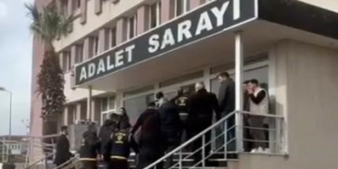 Yaşlı kadını dolandırmak isteyen sahte başkomiser ve sahte savcı gerçek polislere yakalandı