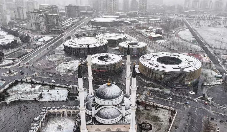 Başakşehir’de kar yağışı dronla görüntülendi