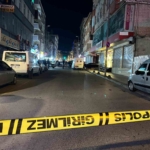 Küçükçekmece’de silahlı saldırı: 1’i ağır 3 yaralı