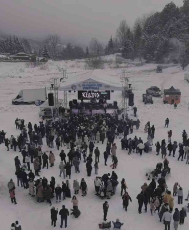Bursa’da Kış Festivali’ne yoğun katılım trafiği felç etti