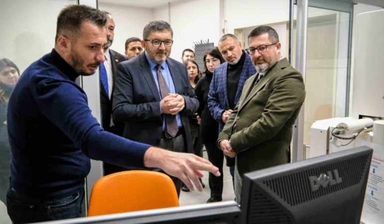 BŞEÜ Rektörü Kaplancıklı araştırma merkezlerinde incelemelerde bulundu