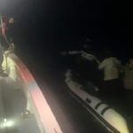 Çanakkale’de arızalanan lastik botla sürüklenen 8 kaçak göçmen kurtarıldı