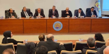 Gölcük’te muhtarlar ve altyapı kurumlarının yetkilileri yatırım toplantısında buluştu