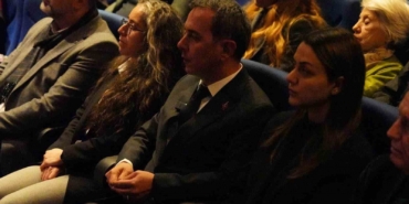 Görme Engelli Ressamın Braille tekniğiyle yaptığı resimler beğeni topladı