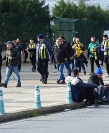 Fenerbahçeli taraftarlar Süper Kupa finali için stada geldi
