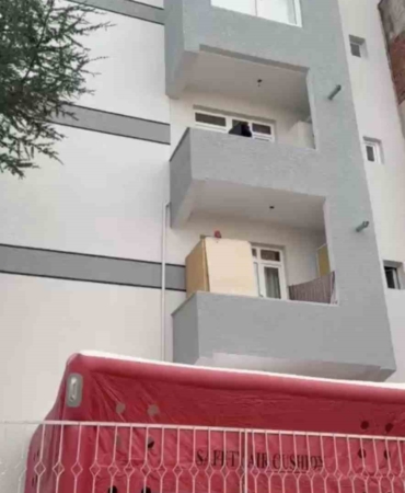 Teslim olmamak için kendini balkona kilitledi: Müzakereci ekipler sevk edildi