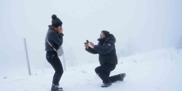 Uludağ’da yılın son ve ilk romantik sürprizleri: Karlar altında iki "Evet"