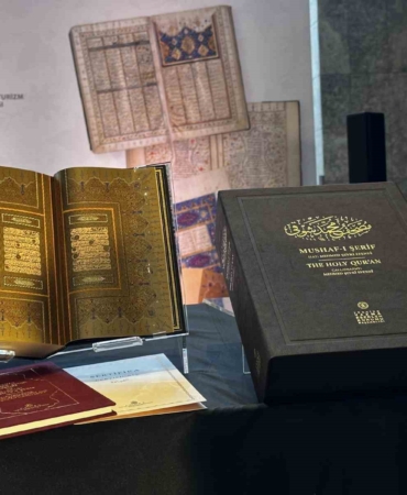 Kültür ve Turizm Bakanı Ersoy: "Özenle çalıştık, en gelişmiş baskı tekniklerini kullandık"