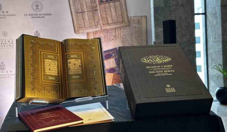 Kültür ve Turizm Bakanı Ersoy: "Özenle çalıştık, en gelişmiş baskı tekniklerini kullandık"