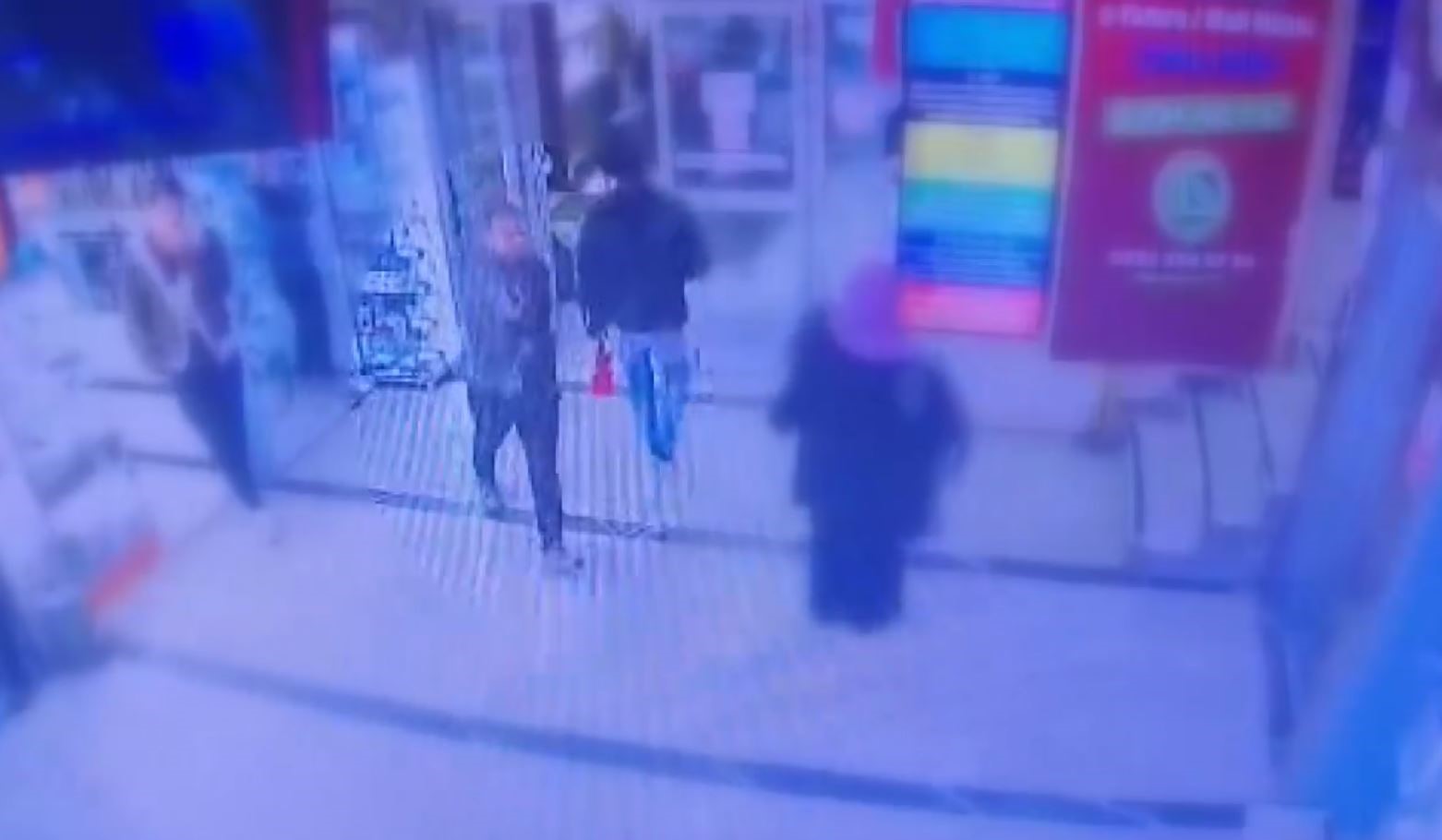 Sirkeci’de işten çıkartılan şahsın silahla işyerine ateş açtığı anların yeni görüntüleri ortaya çıktı