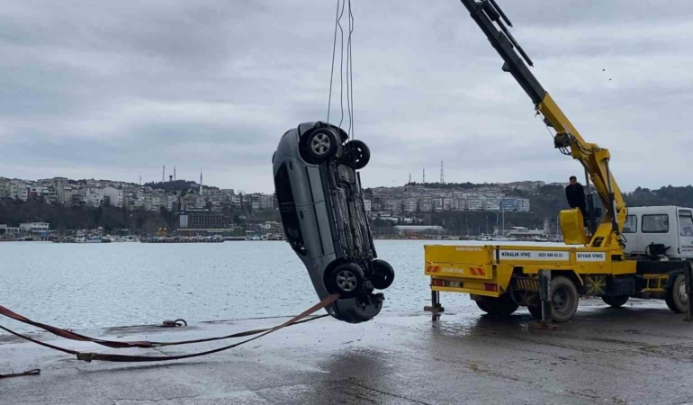 Şile Limanı’nda otomobil denize uçtu: Sürücü yaralı kurtarıldı