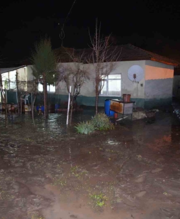 Edirne’de sağanak yağış, su baskınlarına yol açtı