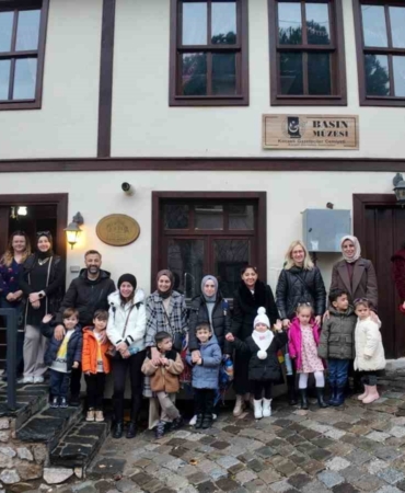 Minik öğrenciler Kocaeli’nin basın tarihini öğrendi