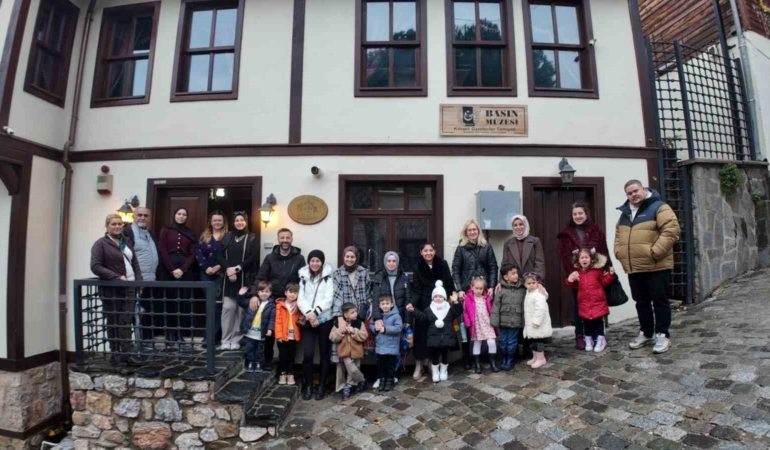 Minik öğrenciler Kocaeli’nin basın tarihini öğrendi