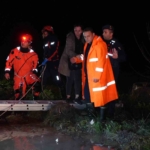 Edirne’de minibüs sulama kanalına düştü: Mahsur kalanlar kurtarıldı