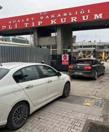 Rus yüzücünün ailesi DNA testi için Adli Tıp Kurumuna geldi