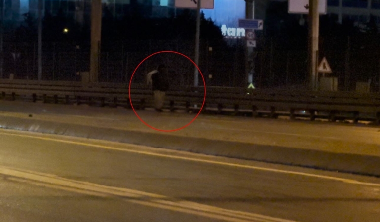 Beylikdüzü E-5’te tehlikeli yürüyüş