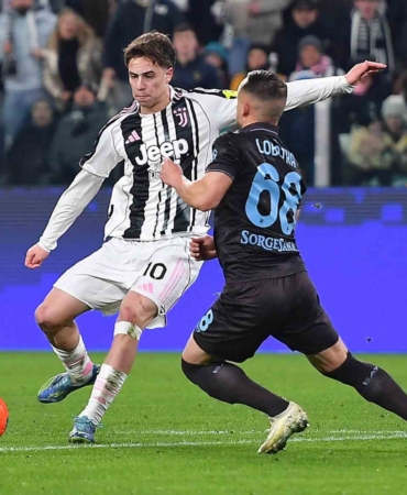 Juventus, Napoli’yi farklı mağlup etti