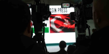 İsrail’in saldırısında bacağını kaybeden Gazzeli gazeteci meslektaşlarına seslendi