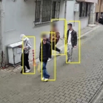 Çocuklar ellerinde silahla geziyor sanıldı, oyuncak tabanca çıktı