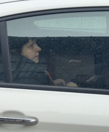 Annesi Rus yüzücüyü teşhis etti, gözyaşlarına boğuldu