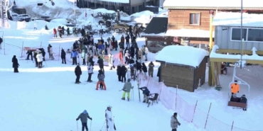 Uludağ rengarenk, sömestr cümbüşü yaşanıyor..
