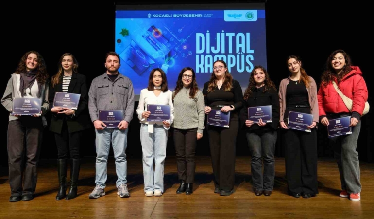 Fikirler üretime, emekler başarıya dönüştü: Dijital Kampüs’te yetişen 235 genç sertifikalarını aldı