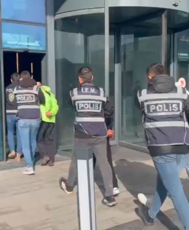 Arnavutköy’de haraç çetesine darbe: Lastikçiyi kurşunlayan 5 şüpheli yakalandı