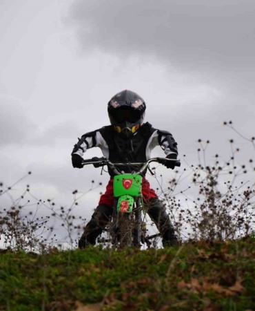 5 yaşındaki Ertuğrul’un motosiklet hikayesi Kur’an-ı Kerim ile başladı