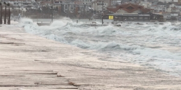 İstanbul’da lodos nedeniyle deniz seferleri iptal edildi