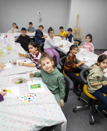 Başiskele’de öğrenciler yarıyıl tatilini atölye çalışmalarıyla değerlendiriyor