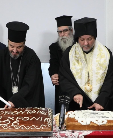 Hıristiyan topluluğu denizden haç çıkardı