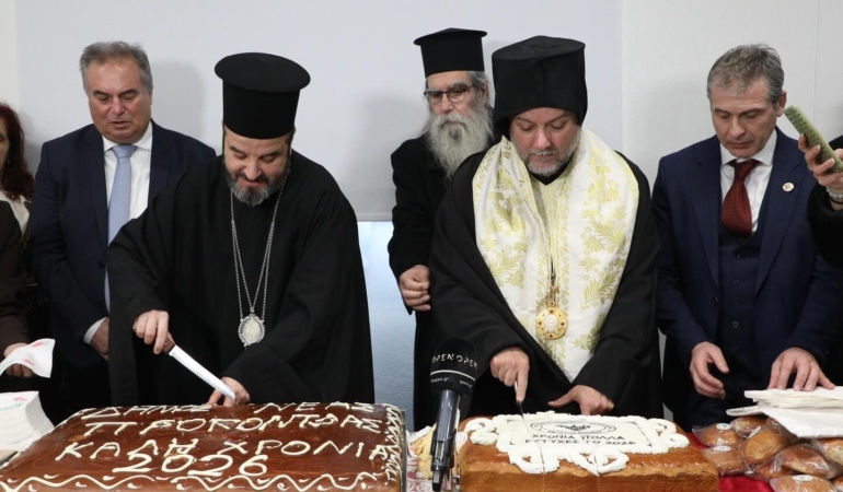 Hıristiyan topluluğu denizden haç çıkardı