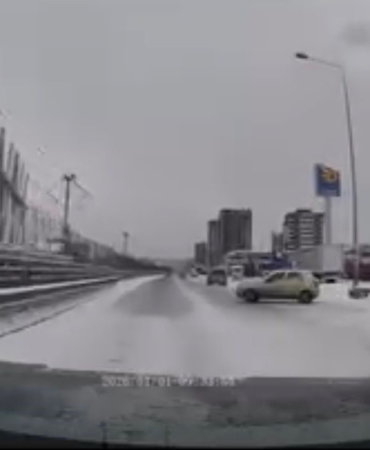 Bursa’da yoğun kar yağışı kazaları beraberinde getirdi