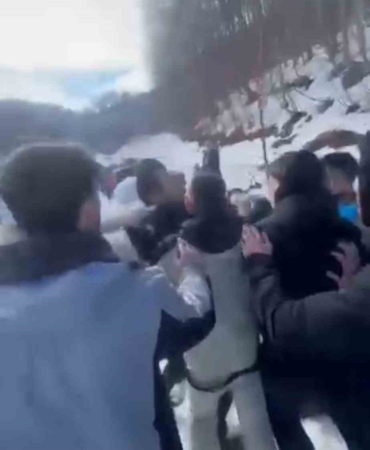 Kartepe’de tartışma kavgaya döndü: Baba, çocuklarının yanında darp edildi