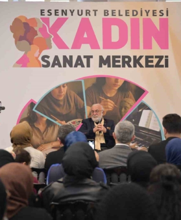 Ebru sanatının Ustası Esenyurt’ta sanatseverlerle buluştu