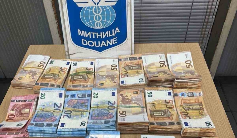 Sınır kapısında 60 bin Euro para yakalandı