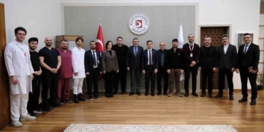 BŞEÜ sağlıkta gücünü artırıyor: 7 asistan hekim uzmanlık eğitimine başladı