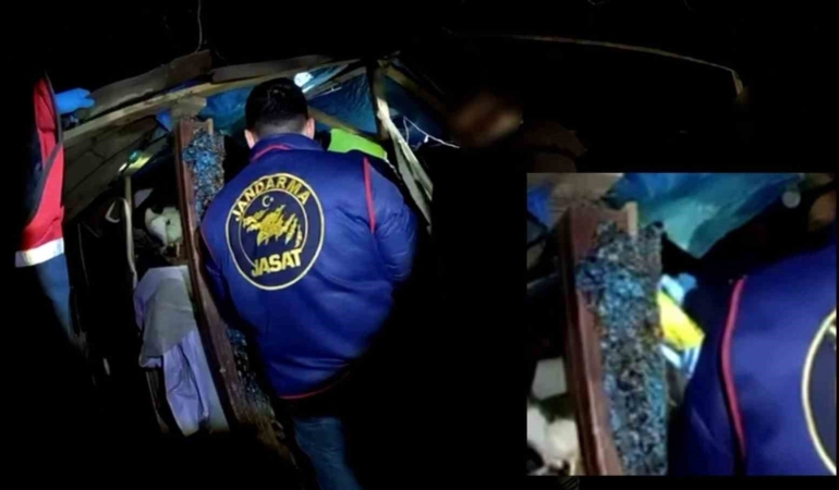 Barakanın her köşesine zulalanmış uyuşturucuyu jandarma yakaladı: 4 tutuklama