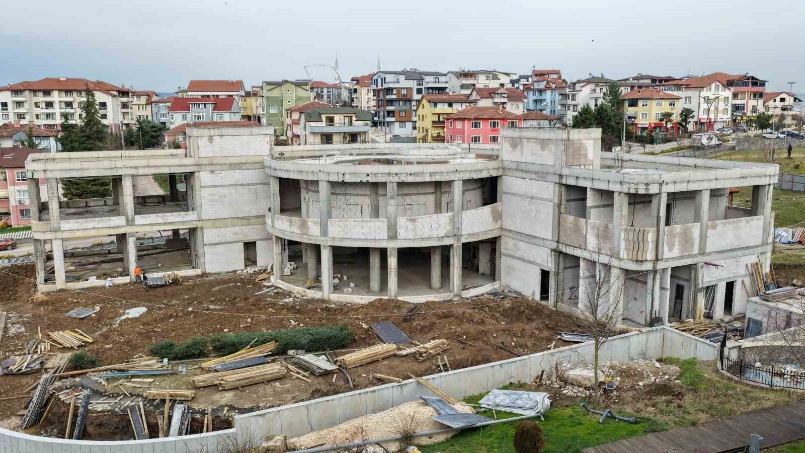 Başiskele’de çocuk kütüphanesi ve oyuncak müzesi inşaatı sürüyor