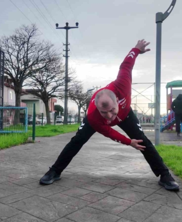 51 yaşındaki dünya şampiyonu, güreşçi koçla antrenman yaptı