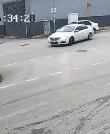 Bursa’da motosiklet sürücüsü ölümden böyle döndü