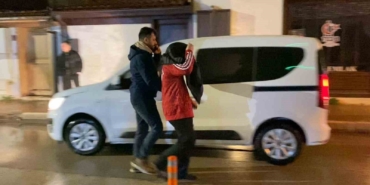 Ortalığı bir birine katan gençlerden biri yakalandı