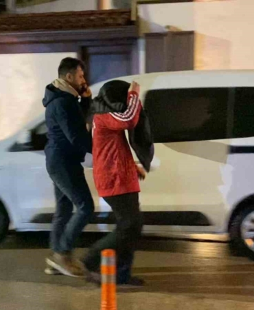 Ortalığı bir birine katan gençlerden biri yakalandı