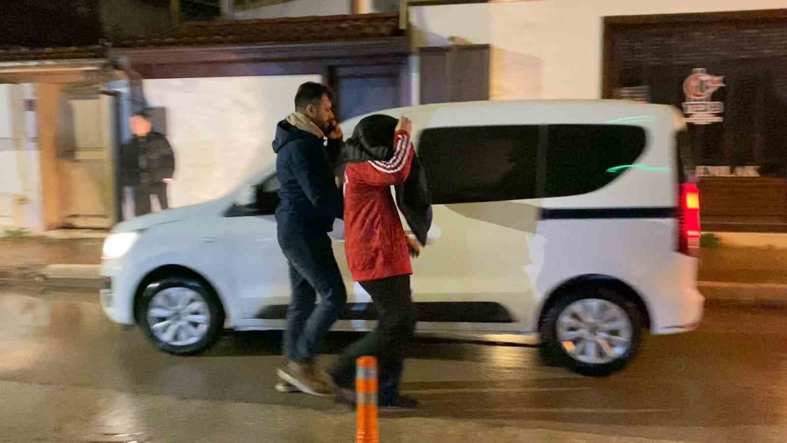 Ortalığı bir birine katan gençlerden biri yakalandı